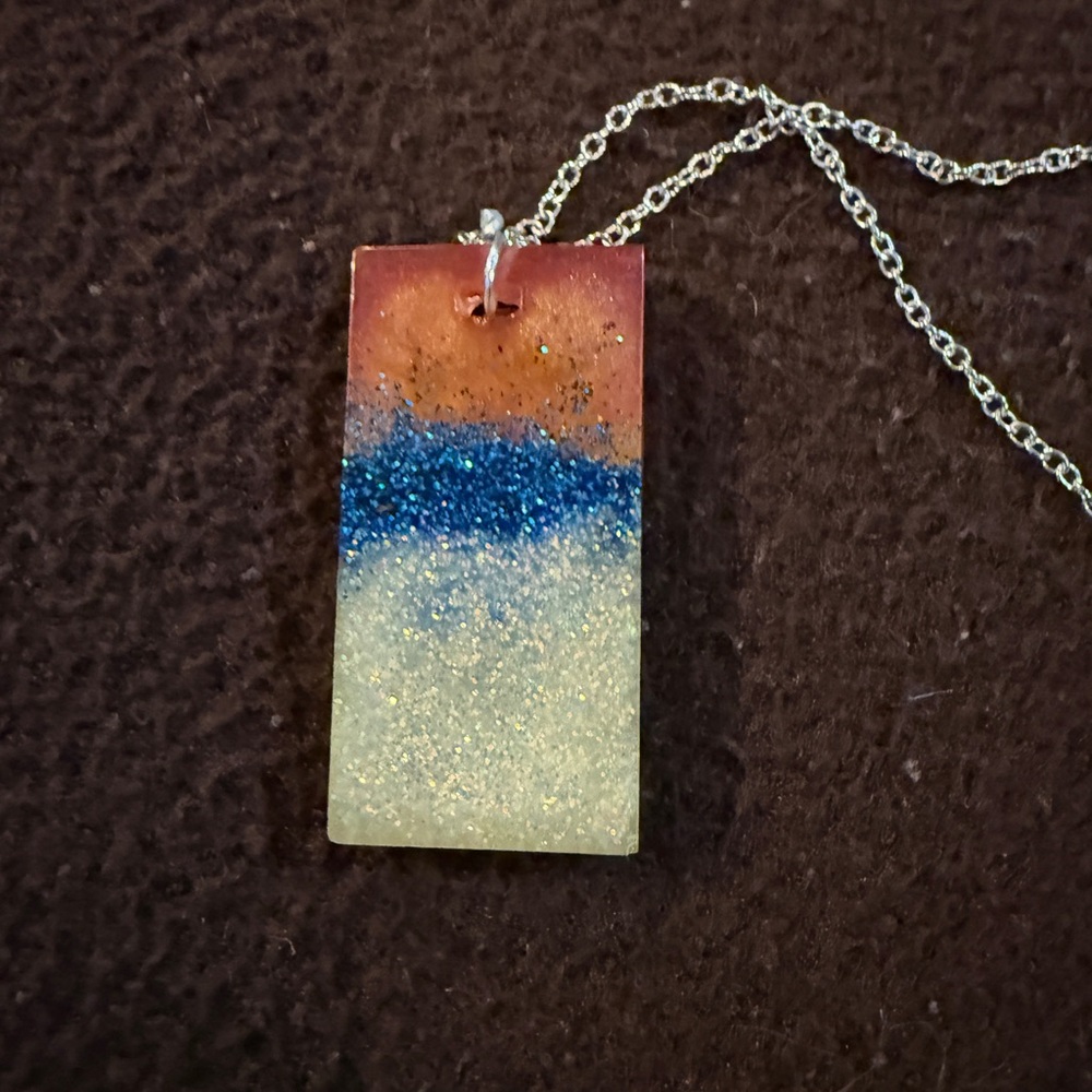 Multicolor Glitter Pendant Necklace